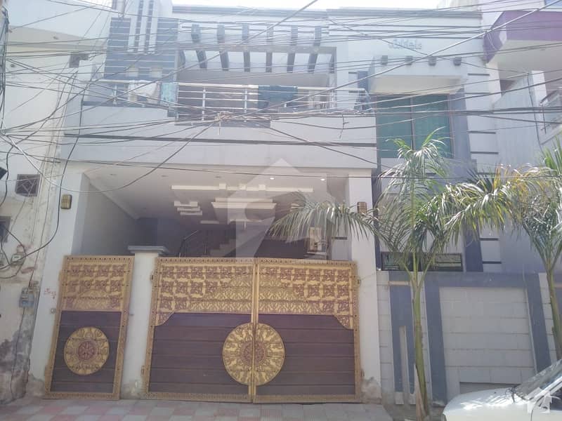 علامہ اقبال ٹاؤن بہاولپور میں 5 کمروں کا 8 مرلہ مکان 1.38 کروڑ میں برائے فروخت۔