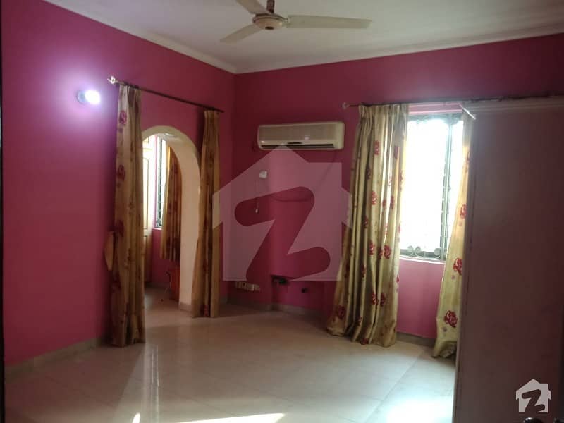 ڈی ایچ اے فیز 1 - بلاک ڈی فیز 1 ڈیفنس (ڈی ایچ اے) لاہور میں 5 کمروں کا 1 کنال مکان 2.6 کروڑ میں برائے فروخت۔