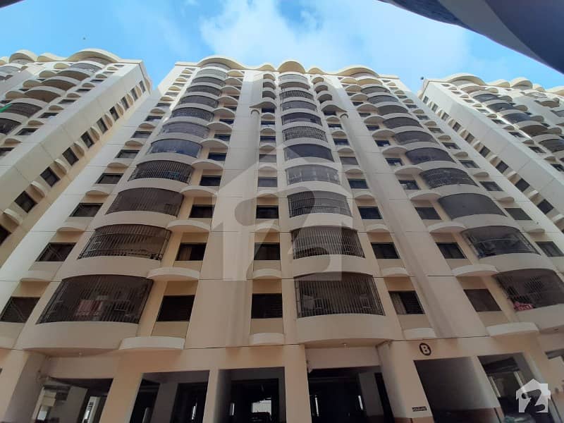 Executive Flat Available For Sale In Gulshan-E-Iqbal Block 10A Stadium Road