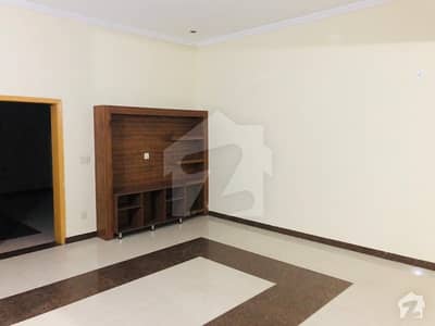 10 Marla Luxury Home For Rent 10 Marla Luxury Home For Rent