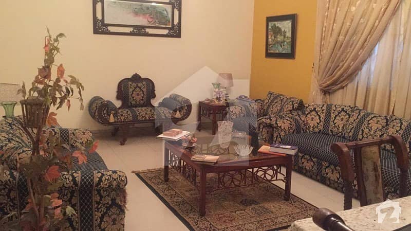 کلفٹن ۔ بلاک 4 کلفٹن کراچی میں 4 کمروں کا 9 مرلہ فلیٹ 4.25 کروڑ میں برائے فروخت۔
