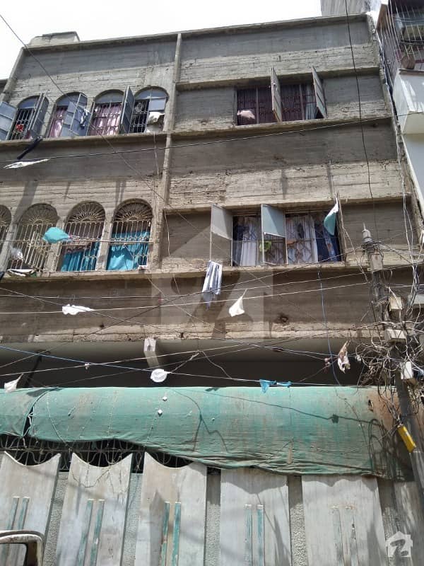 لیاقت آباد - بلاک 6 لیاقت آباد کراچی میں 6 کمروں کا 4 مرلہ مکان 1.25 کروڑ میں برائے فروخت۔