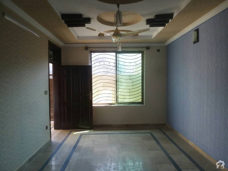 لہتاراڑ روڈ اسلام آباد میں 3 کمروں کا 5 مرلہ مکان 28 ہزار میں کرایہ پر دستیاب ہے۔
