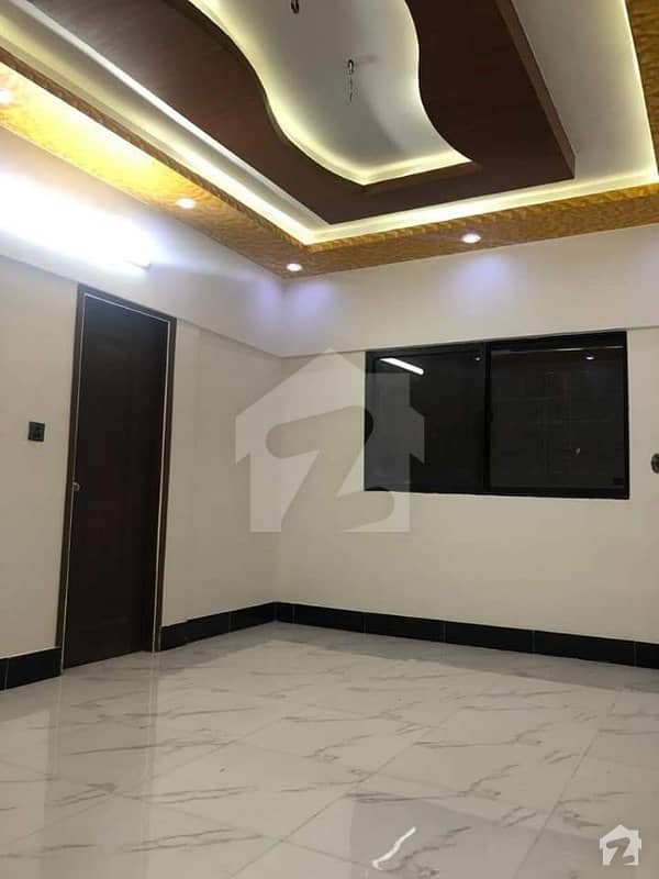 Gulshan-E-Iqbal block 7 3rd Floor Flat For Sale