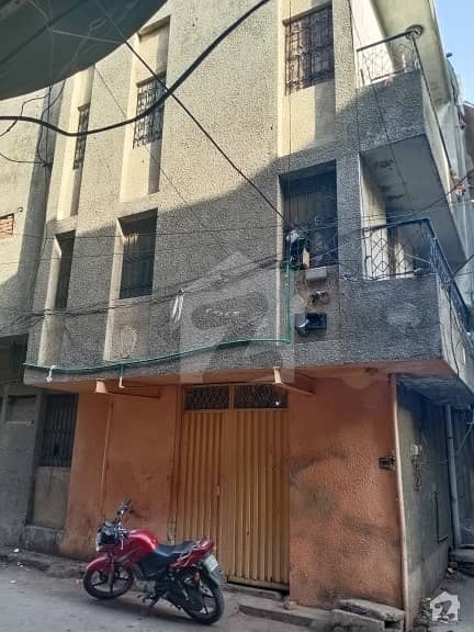 آزادی چوک لاہور میں 5 کمروں کا 4 مرلہ مکان 88 لاکھ میں برائے فروخت۔