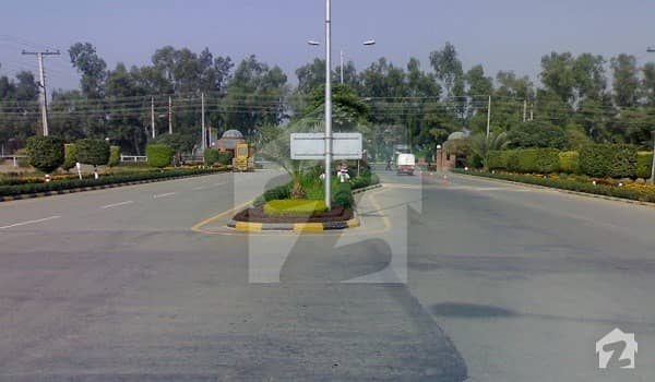 ایل ڈی اے ایوینیو ۔ بلاک اے ایل ڈی اے ایوینیو لاہور میں 1 کنال رہائشی پلاٹ 95 لاکھ میں برائے فروخت۔