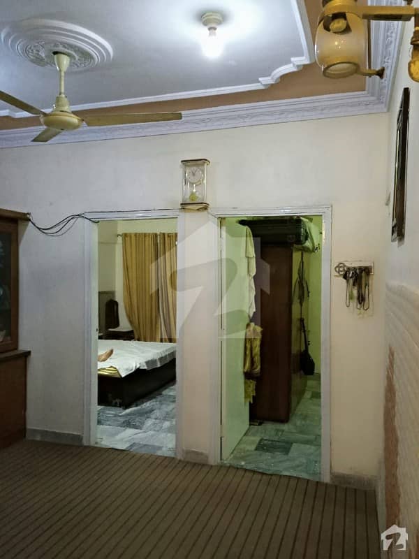 گلستانِِ جوہر ۔ بلاک 14 گلستانِ جوہر کراچی میں 2 کمروں کا 4 مرلہ فلیٹ 55 لاکھ میں برائے فروخت۔