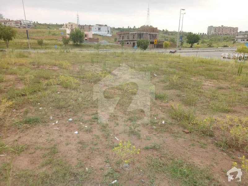 500 Square Yards Boulevard Corner Level Plot In DHA Phase 5 Sector A