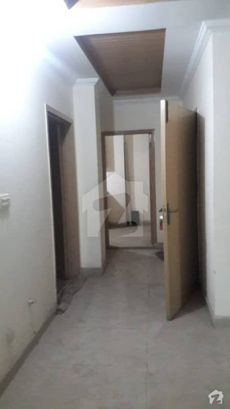 Well Built Apartment Available In Good Location