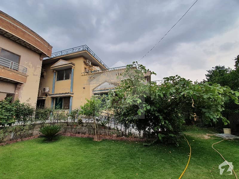 گلریز ہاؤسنگ سوسائٹی فیز 2 گلریز ہاؤسنگ سکیم راولپنڈی میں 10 کمروں کا 2.32 کنال مکان 14.5 کروڑ میں برائے فروخت۔