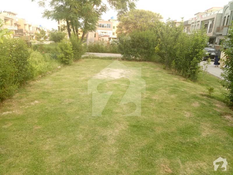 30 X 60 Park Facing Level Plot Available In G-15 Islamabad
