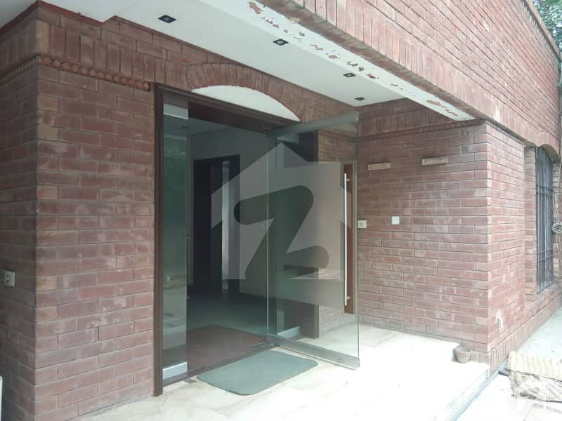 1 Kanal House For Rent In Garden Town Lahore