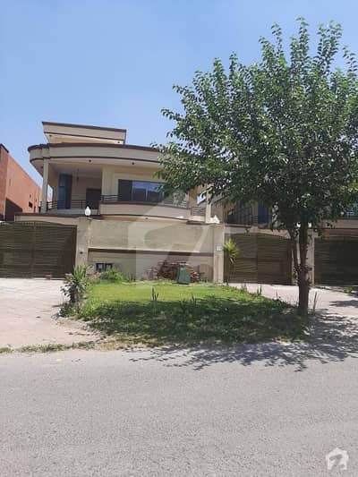 ایف ۔ 11/3 ایف ۔ 11 اسلام آباد میں 9 کمروں کا 1.33 کنال مکان 9.5 کروڑ میں برائے فروخت۔ ایف ۔ 11/3 ایف ۔ 11 اسلام آباد میں 9 کمروں کا 1.33 کنال مکان 9.5 کروڑ میں برائے فروخت۔