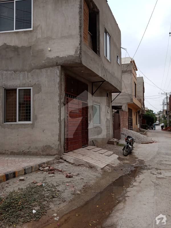 پنجاب سمال انڈسٹریز کالونی لاہور میں 2 کمروں کا 2 مرلہ مکان 35 لاکھ میں برائے فروخت۔