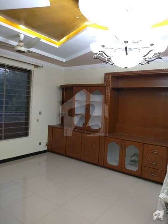 سوان گارڈن ۔ بلاک اے سوان گارڈن اسلام آباد میں 3 کمروں کا 1 کنال مکان 40 ہزار میں کرایہ پر دستیاب ہے۔