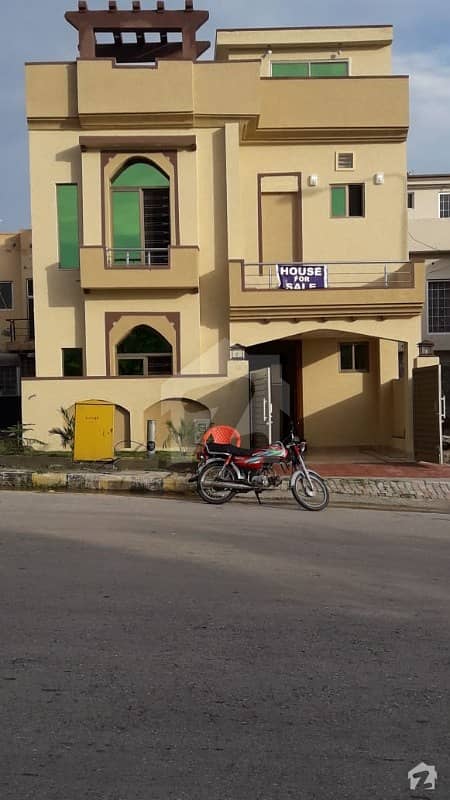 Bahria Town Phase 8  5 Marla Brand New Boulevard  Category House Outstanding View And Location
