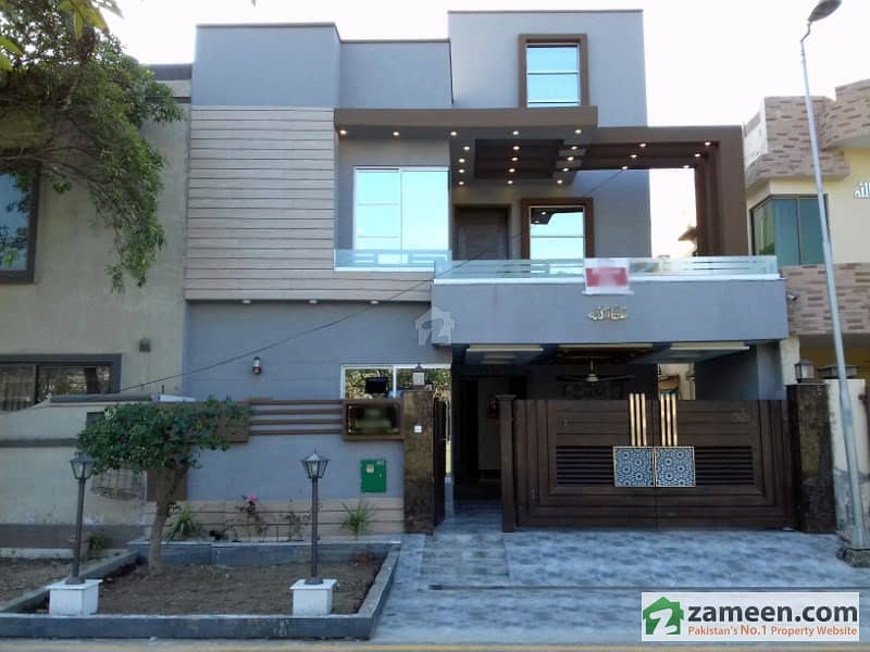 8 Marla Facing Park House Is Available For Sale In Bahria Town Lahore