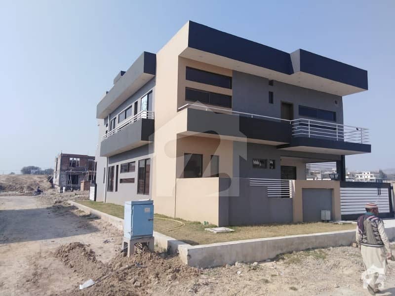 10 Marla Brand New Corner House For Sale