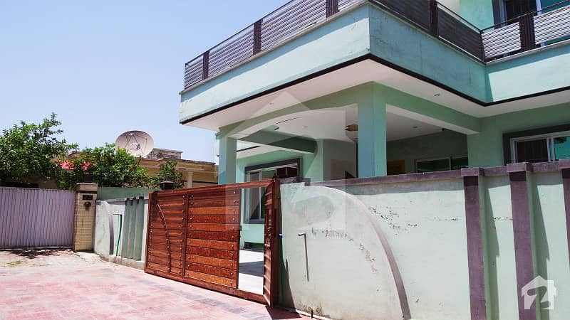 شاہ پور اسلام آباد میں 9 کمروں کا 10 مرلہ مکان 1.73 کروڑ میں برائے فروخت۔