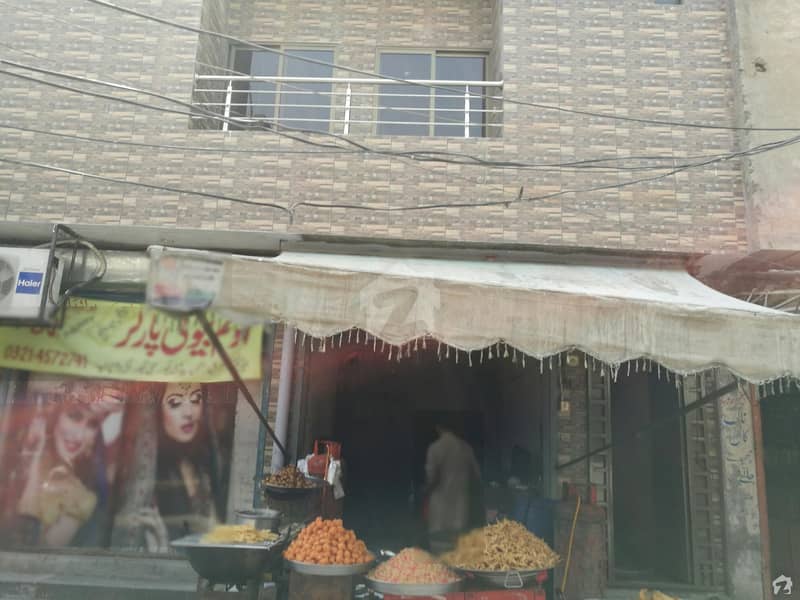 گرین ٹاؤن لاہور میں 4 کمروں کا 10 مرلہ مکان 40 ہزار میں کرایہ پر دستیاب ہے۔