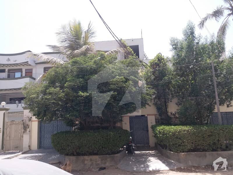 زمان ٹاؤن کورنگی کراچی میں 12 کمروں کا 1.02 کنال مکان 5.5 کروڑ میں برائے فروخت۔