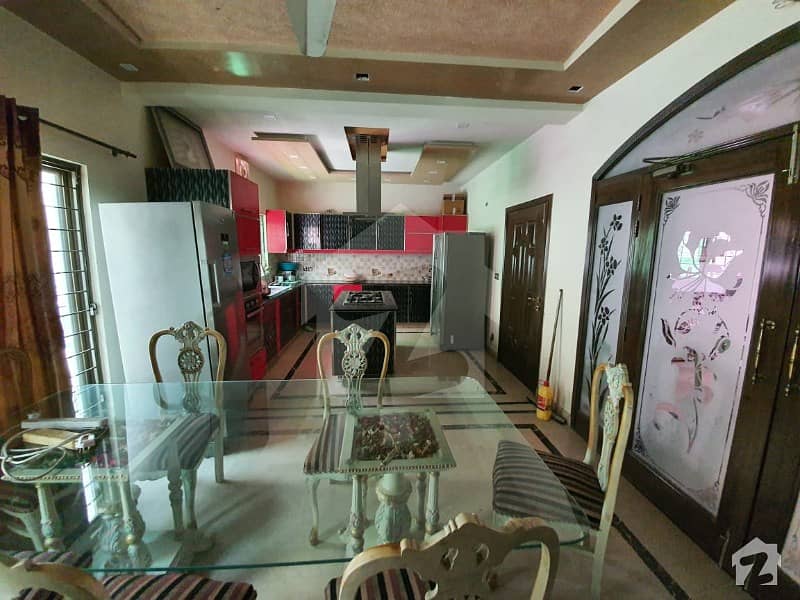 پنجاب سمال انڈسٹریز کالونی لاہور میں 6 کمروں کا 14 مرلہ مکان 2.05 کروڑ میں برائے فروخت۔