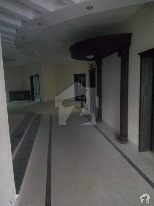 27 Marla Used House Available For Sale In Valencia Town Lahore
