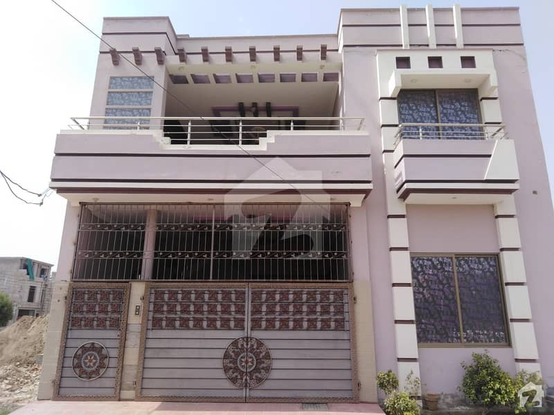 علامہ اقبال ایونیو جہانگی والا روڈ بہاولپور میں 4 کمروں کا 7 مرلہ مکان 1.3 کروڑ میں برائے فروخت۔