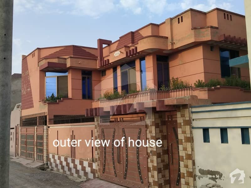 سریاب روڈ کوئٹہ میں 7 کمروں کا 19 مرلہ مکان 4 کروڑ میں برائے فروخت۔