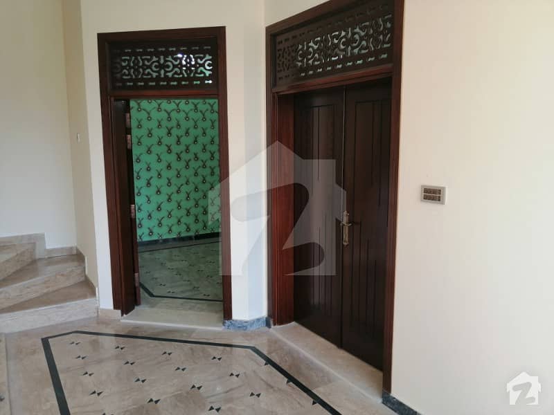پشاور روڈ راولپنڈی میں 4 کمروں کا 6 مرلہ مکان 1.6 کروڑ میں برائے فروخت۔