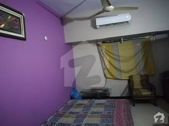 عابد ٹاؤن کراچی میں 6 کمروں کا 5 مرلہ مکان 2.7 کروڑ میں برائے فروخت۔