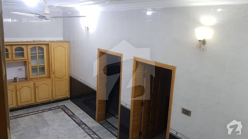 حیات آباد فیز 1 - ڈی4 حیات آباد فیز 1 حیات آباد پشاور میں 9 کمروں کا 5 مرلہ مکان 2.2 کروڑ میں برائے فروخت۔