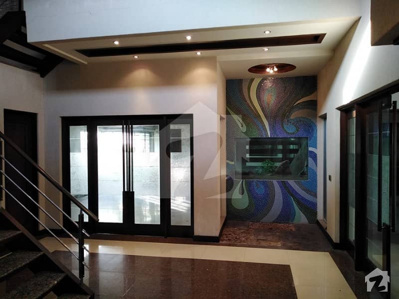 ڈی ایچ اے فیز 3 ڈیفنس (ڈی ایچ اے) لاہور میں 5 کمروں کا 1 کنال مکان 1.45 لاکھ میں کرایہ پر دستیاب ہے۔