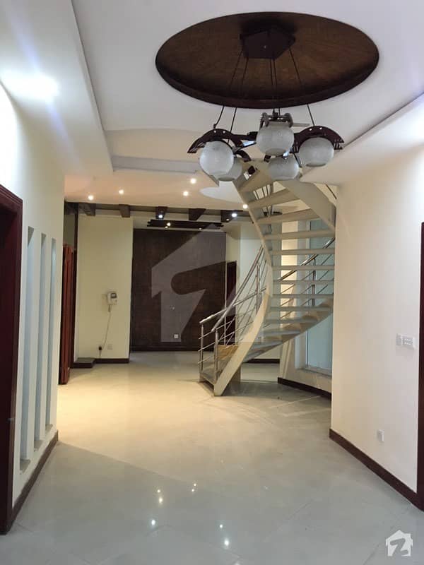 1 Kanal House For Rent with AC