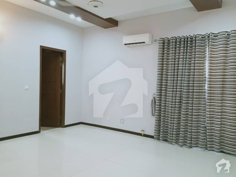ڈی ایچ اے فیز 3 ڈیفنس (ڈی ایچ اے) لاہور میں 3 کمروں کا 1 کنال بالائی پورشن 60 ہزار میں کرایہ پر دستیاب ہے۔