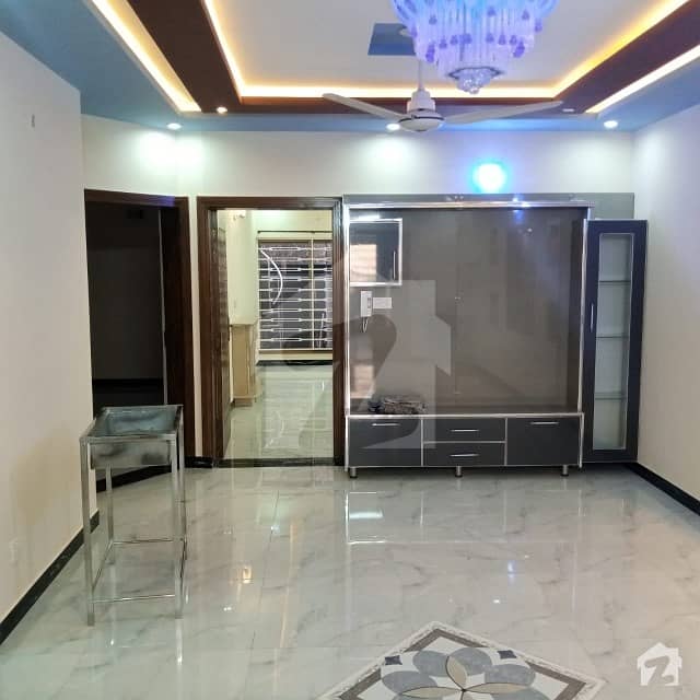 Bahria Town 10 Marla Brand New Portion For Rent