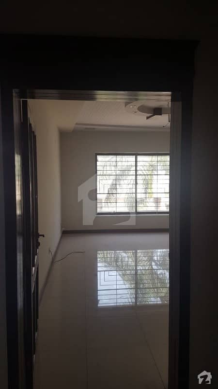 Separate Gate 1 Kanal Upper Portion With 2 Bed For Rent