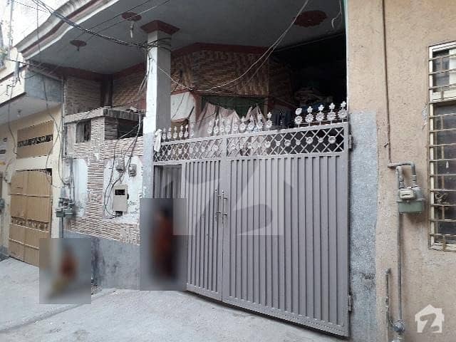 اسلام آباد ایکسپریس وے اسلام آباد میں 9 کمروں کا 4 مرلہ فلیٹ 1 کروڑ میں برائے فروخت۔