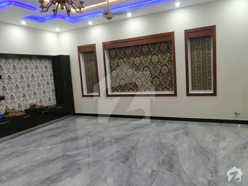 میڈیا ٹاؤن راولپنڈی میں 6 کمروں کا 11 مرلہ مکان 2.55 کروڑ میں برائے فروخت۔