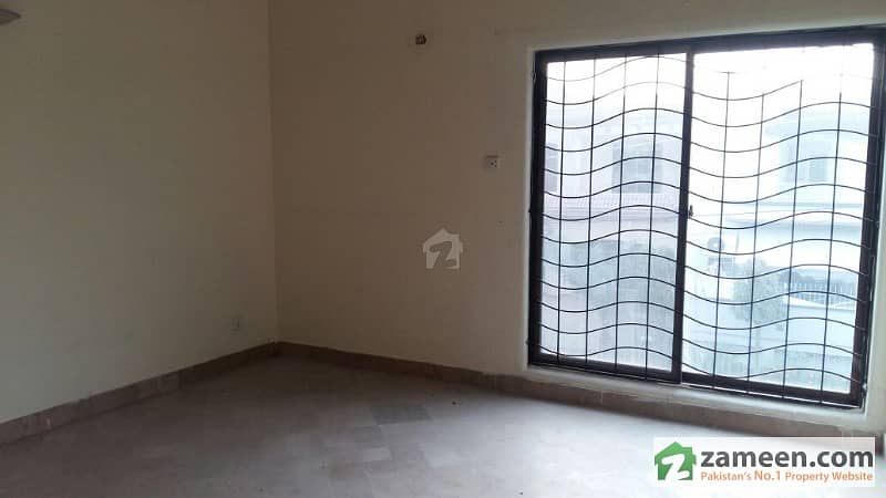 One Kanal Upper Portion For Rent In DHA Phase 5 - Block F