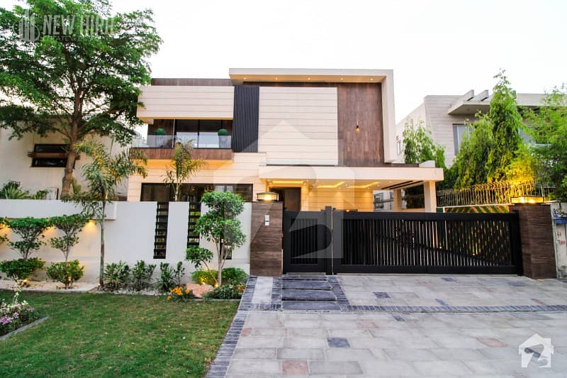 1 Kanal Brand New Muzhir Munir Designer House For Sale