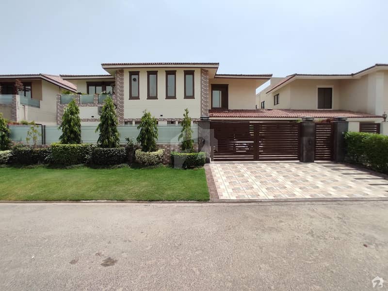 1 Kanal House Available For Sale