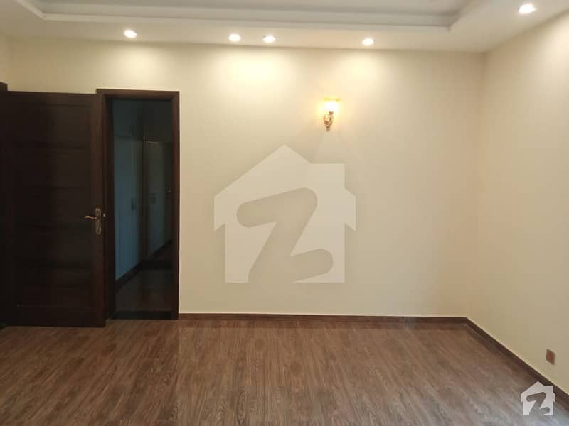One Kanal House Available For Sale  In Wapda Town Lahore