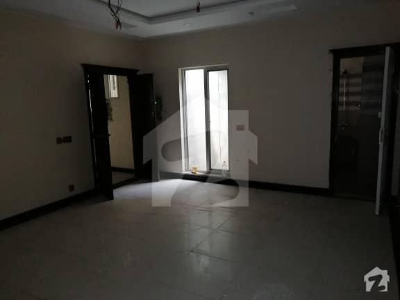 6 Marla Brand New Flat For Rent