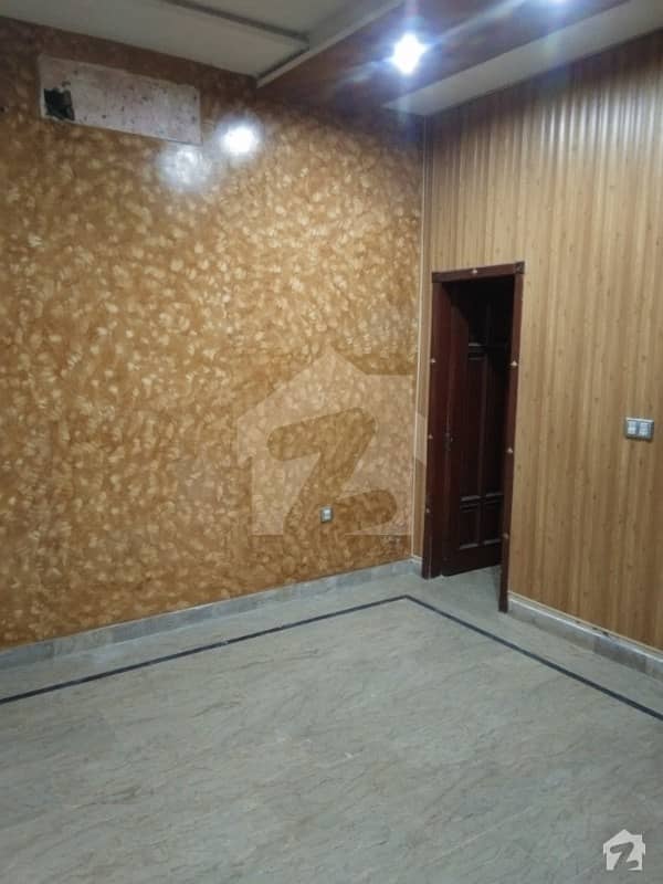 Officer Colony 1 Hot Location Upper Portion For Rent