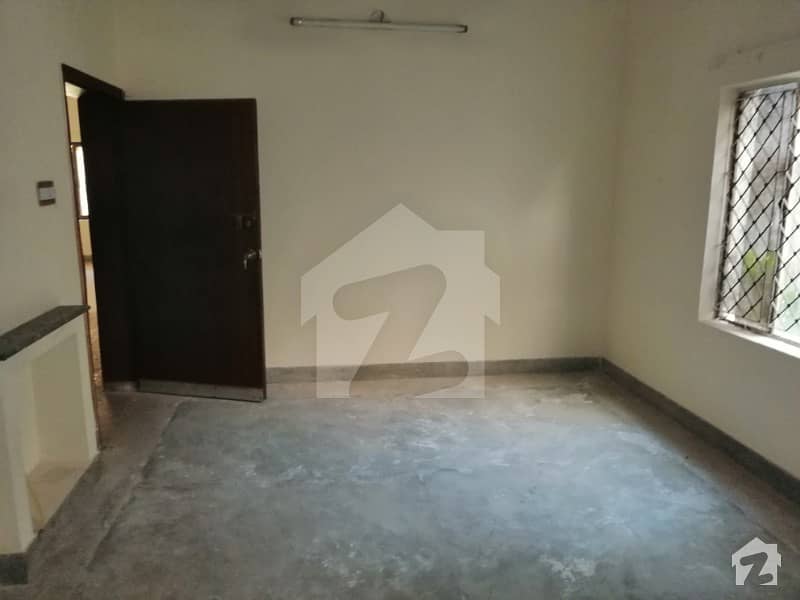 Single Storey House For Sale In Lane 7