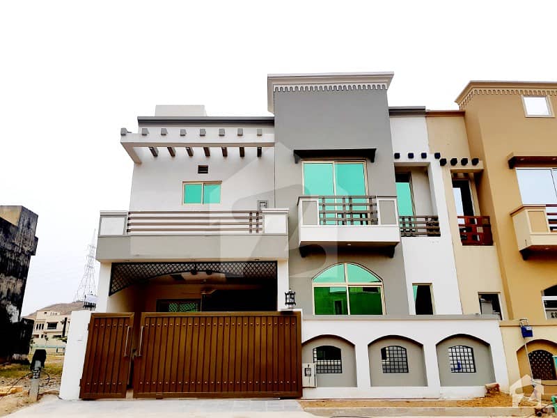 بحریہ ٹاؤن فیز 8 بحریہ ٹاؤن راولپنڈی راولپنڈی میں 5 کمروں کا 7 مرلہ مکان 1.5 کروڑ میں برائے فروخت۔