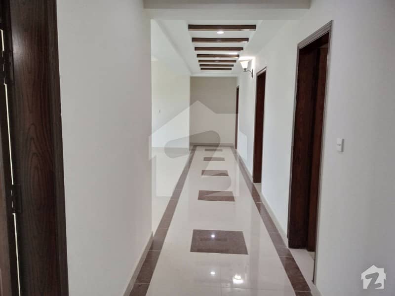 10 Marla 3 Beds Brand New Flat For Rent