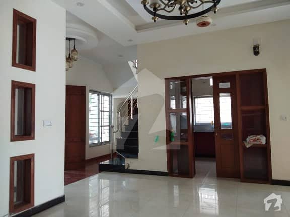 11 Marla Beautiful Double Storey House For Rent