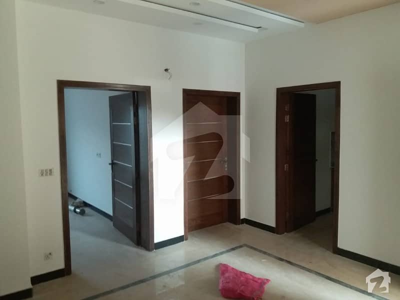 پاک عرب ہاؤسنگ سوسائٹی لاہور میں 2 کمروں کا 5 مرلہ زیریں پورشن 26 ہزار میں کرایہ پر دستیاب ہے۔
